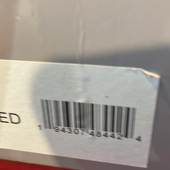 JLO LIPSTICK RED PUMP, SIZE 7-1/2 - Picture 6 of 7